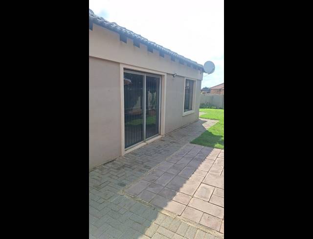 2 BEDROOM TOWNHOUSE FOR SALE IN RANDFONTEIN
